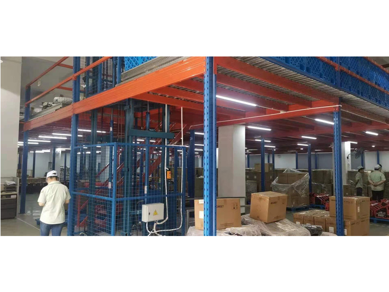 鏈條導軌式液壓升降作業平臺