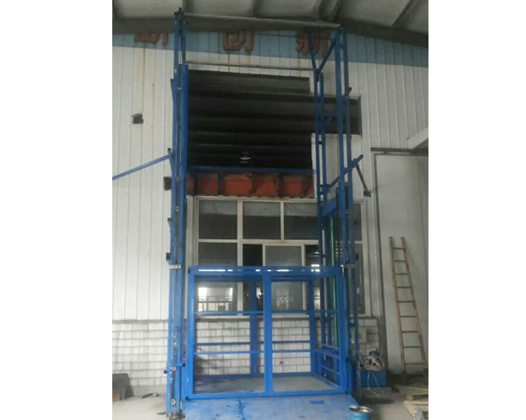 鏈條導軌式液壓升降作業平臺