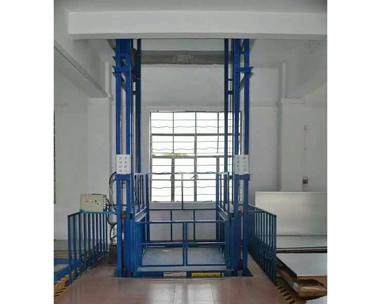 鏈條導軌式液壓升降作業平臺