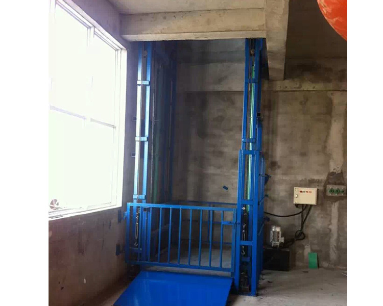 鏈條導軌式液壓升降作業平臺